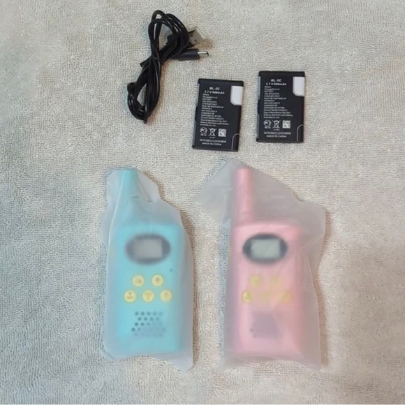 NIB- Tuchume kids walkie talkies - Picture 2 of 3